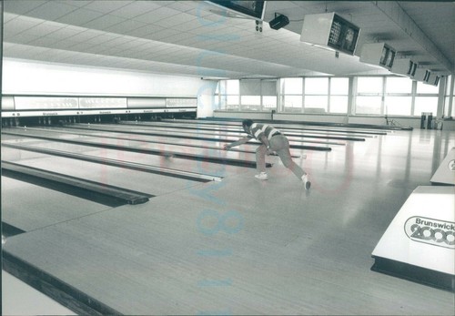 1996 lone bowler - bowler, the