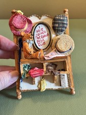 Peter Fagan/Colourbox Bear/Bears, Collectors Club, The Hatstand. 1997