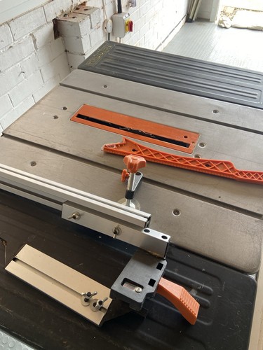 Bench saw 240v - motor, good