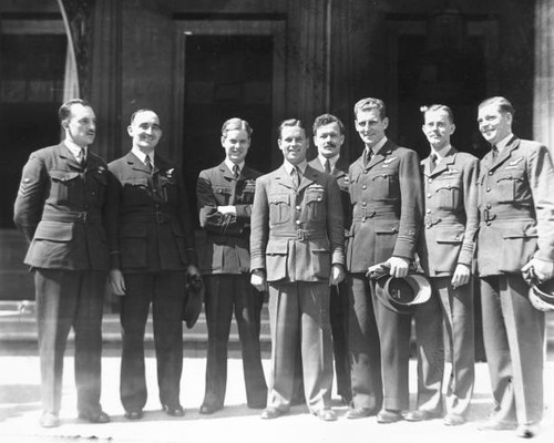 Wing commander guy gibson - commander,