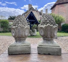 Stone Pineapple Acorn Gatepost