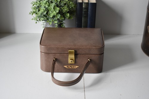 Vintage vanity case train - vintage,