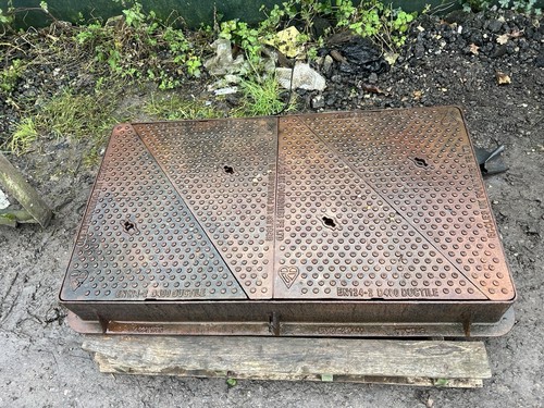 Eccles double manhole - eccles,