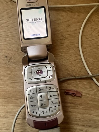 Samsung sgh e530 - sgh-e530, purple/silver