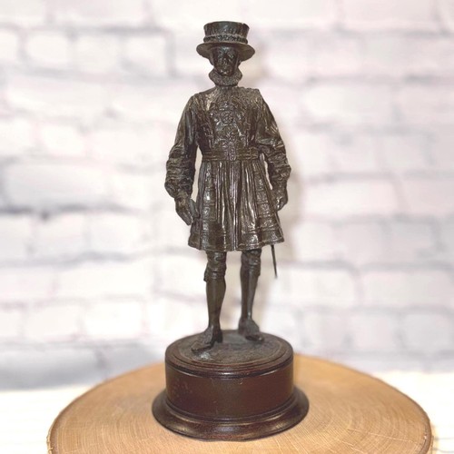 Vintage beefeater cast - beefeater, metal