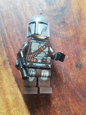 LEGO  STAR WARS MANDALORIAN ARMORER'S FORGE MANDO MINIFIG
