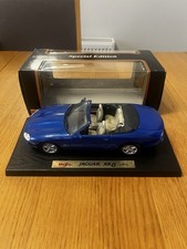 Maisto Jaguar XK8 1:18 Special