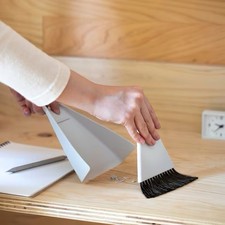 MUJI Mini Desk Broom and