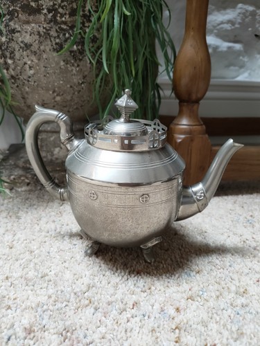 Beautiful daalderop tea pot - beautiful,
