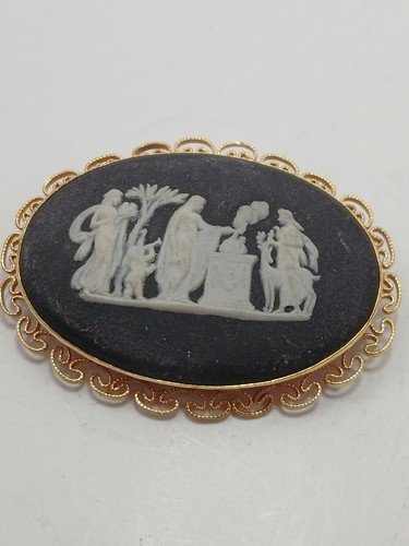 Wedgwood black white ceramic - black,