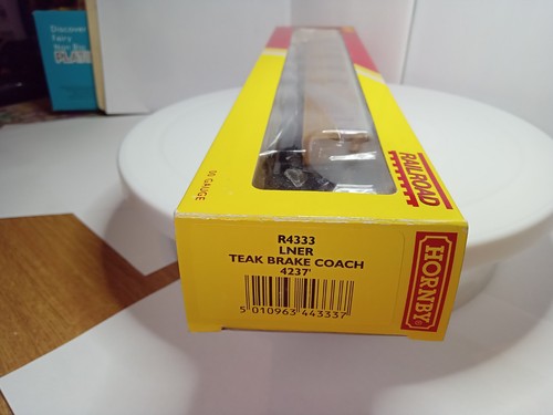 Hornby teak brake coach - hornby,
