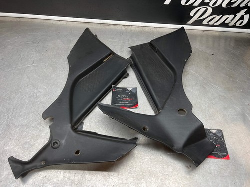Porsche 944 black rear