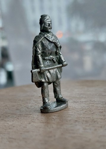 Small 4x2 peweter figurine - peweter,