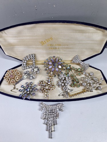 Vintage brooches jewellery - brooches,