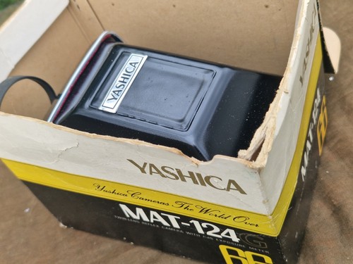 Yashica mat 124 boxed - 124,