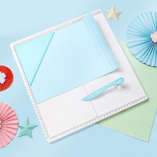 Folding scoring board with - scoring,