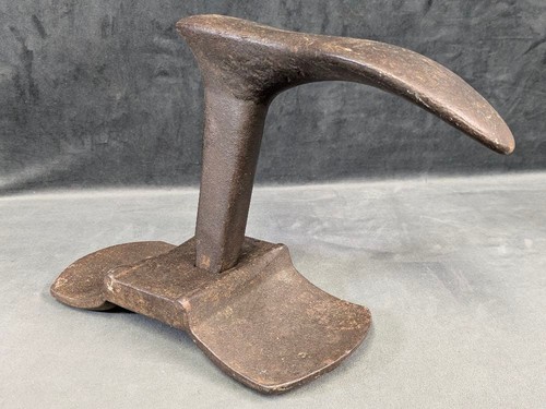 Vintage cobbler cast iron - cobbler's,
