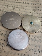 Vintage Ladies Powder Compact