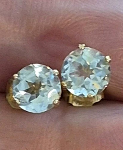 Stunning aquamarine solitaire - aquamarine,