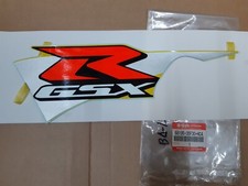 GENUINE SUZUKI LEFT HAND FAIRING EMBLEM, STICKER, GRAPHIC GSXR600 K2 2002
