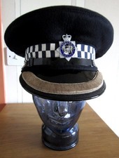 OBSOLETE POLICE SUPERINTENDENT’S CAP c/w HUMBERSIDE POLICE BADGE