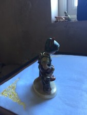 Hummel  /  Goebel Figurine -