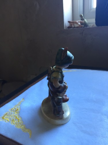 Hummel goebel figurine - ,