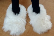 PERUVIAN ALPACA FUR SLIPPERS *