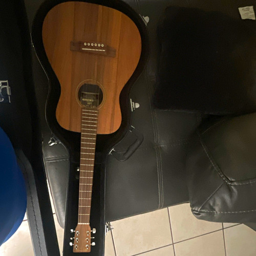 Parlor string acoustic - 6-string,