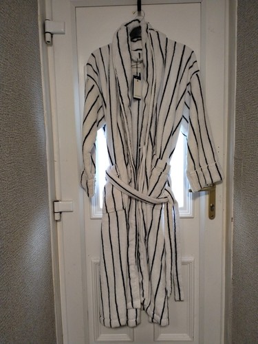 Striped bathrobe dressing - striped,