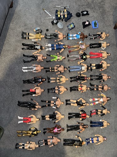Huge wwe bundle figures - huge,