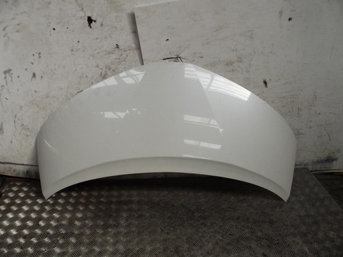 Toyota estima bonnet white - bonnet,