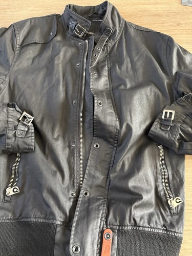 Aston martin black bomber - aston,