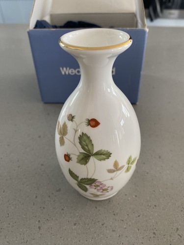 Wedgwood wild strawberry - wedgwood,