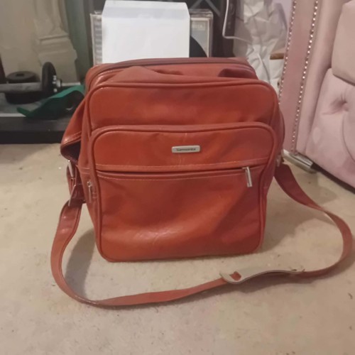 Samsonite silhouette red - samsonite, ii