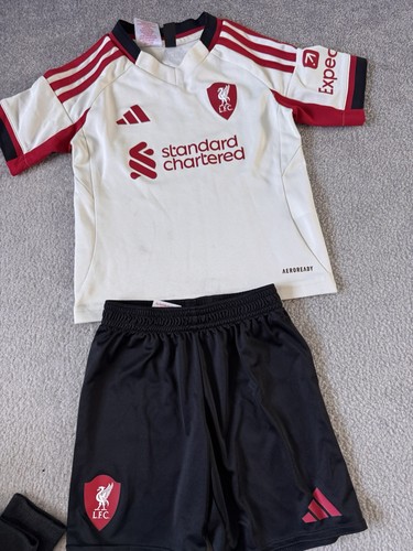 Liverpool kids football kit - liverpool,