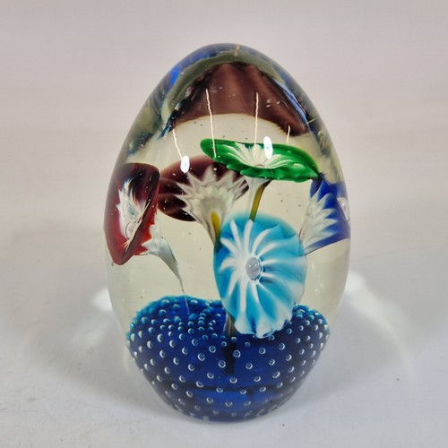 Vintage art glass paperweight - art,