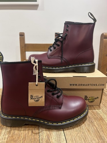 Martens unisex boots size - unisex,