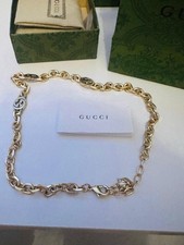 Gucci gold-tone chain necklace.