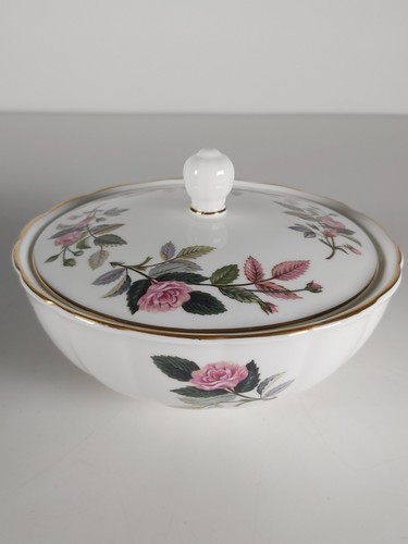 Wedgwood hathaway rose - wedgwood, "hathaway