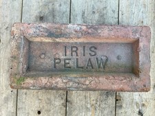Iris Pelaw Vintage House Brick