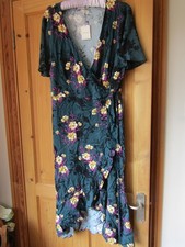 NWT Oasis 22, wrap dress, green floral, hi-low hem, chiffon floaty sleeves - T1