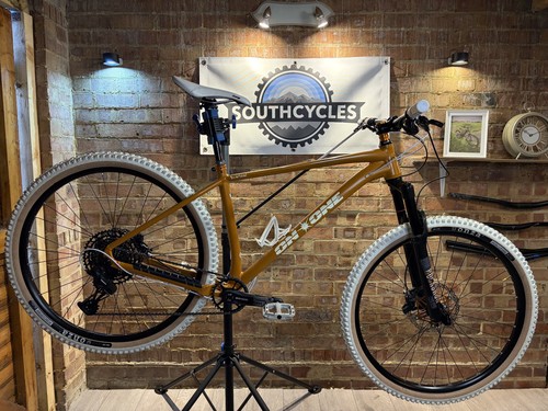 One scandal hardtail - one,