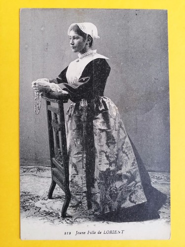 Old postcard brittany girl - old,