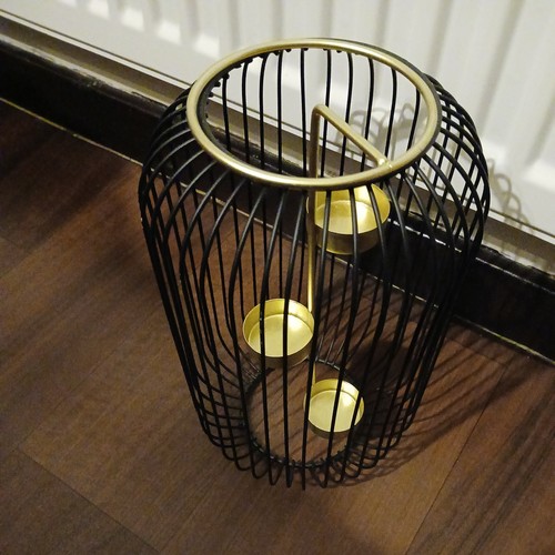 Wire lantern with gold effect - with,