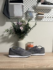 Nike Air Windrunner Size UK4