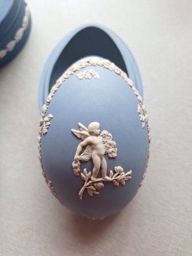 Vintage wedgwood pale - vintage,