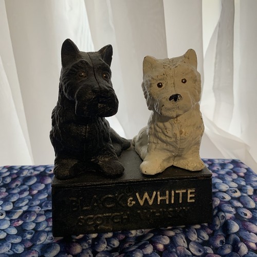Black white scotch whisky - white,