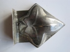 Vintage small tin chocolate / entree' / garnishing mould - maple leaf