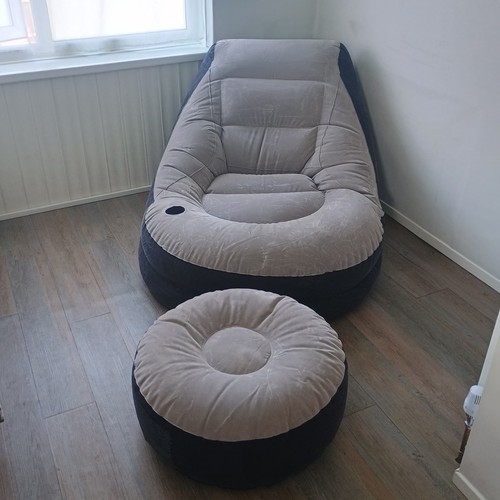 Inflatable chair with cup - with,